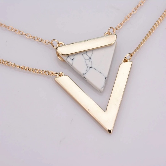 Layered marbled triangle necklace - Picture 2 of 4
